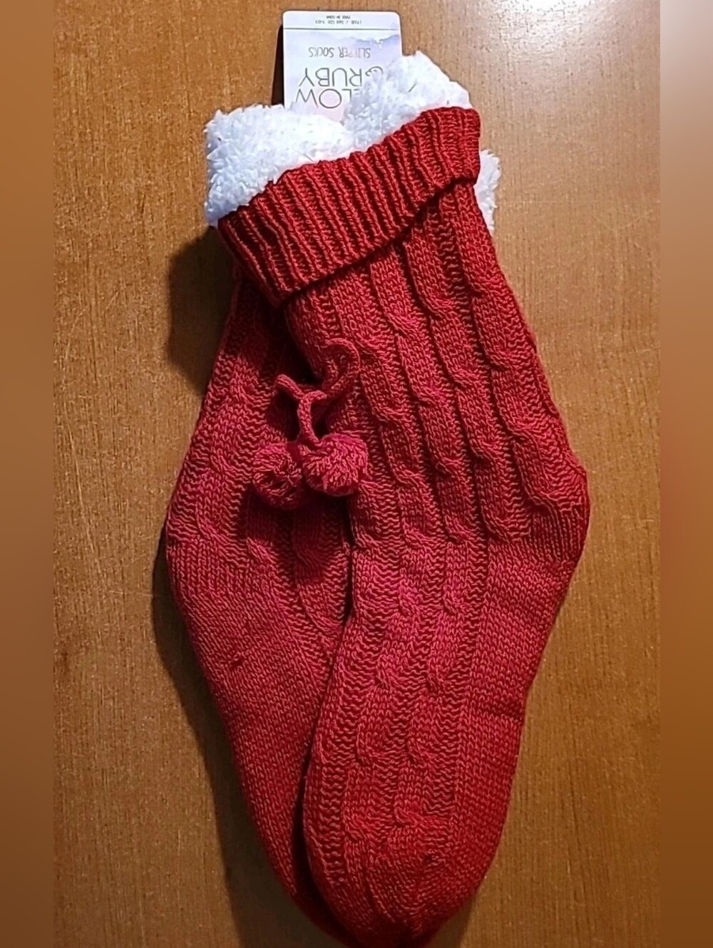 Willow & Ruby Red Cable Knit Slipper Socks with Plush White Cuff Size 4-10.5 NWT